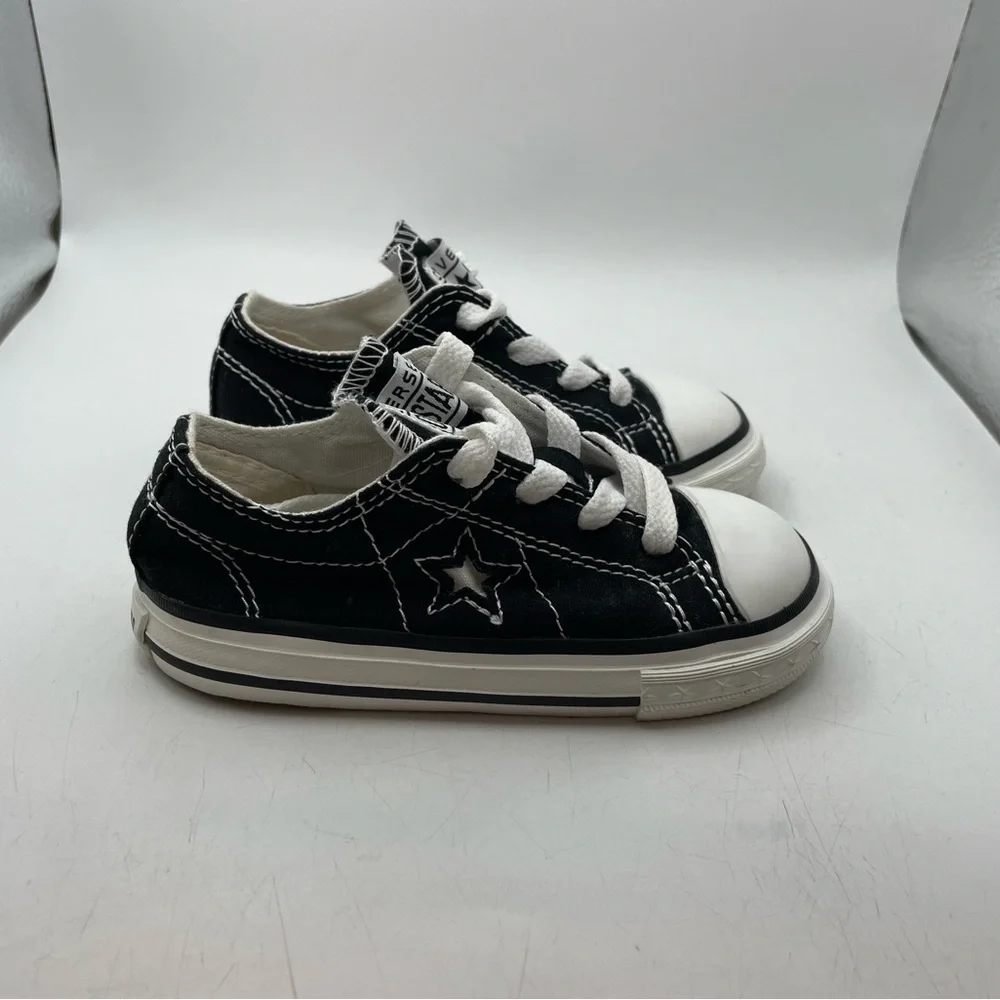 Converse One Star infant Black Star Sneakers size 7